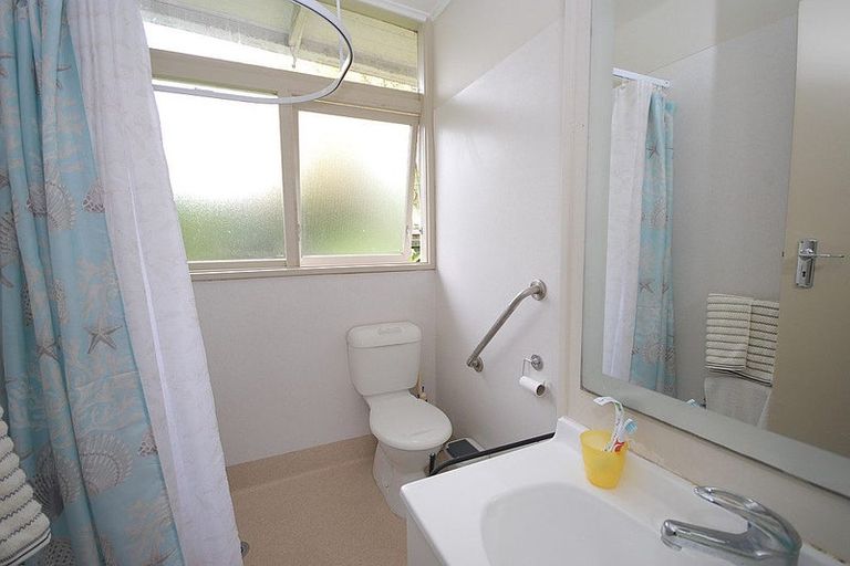 Photo of property in 3/13 Napoleon Avenue, Milford, Auckland, 0620