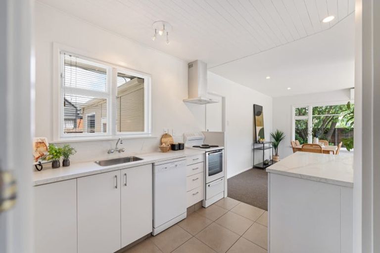 Photo of property in 1/24 Camelot Street, Ilam, Christchurch, 8041