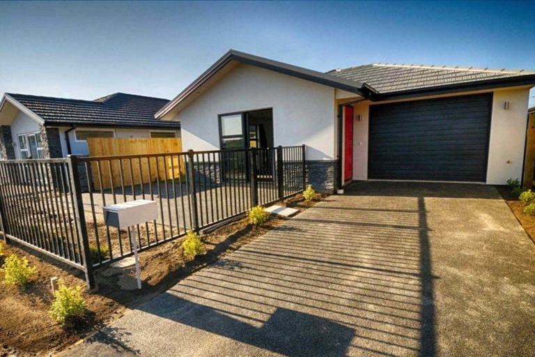 Photo of property in 15 Packard Crescent, Halswell, Christchurch, 8025
