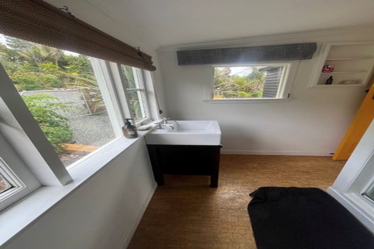 Photo of property in 216 Massey Road, Waipu, 0582