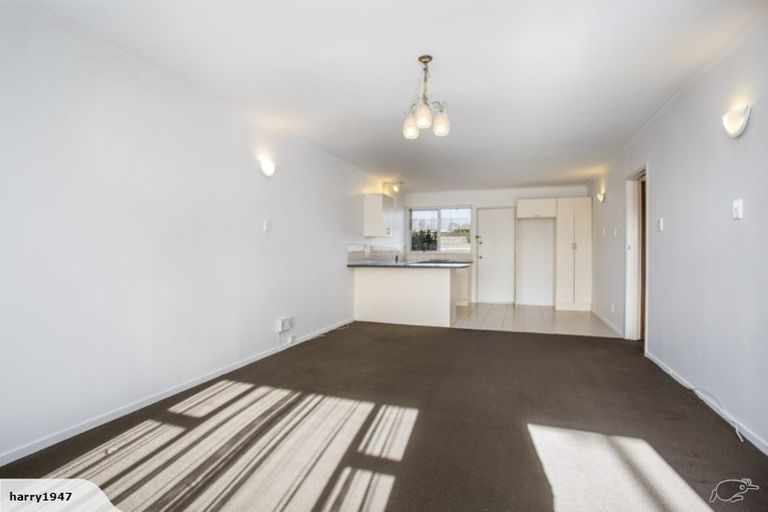 Photo of property in 1/3 Butterworth Drive, Glendene, Auckland, 0602