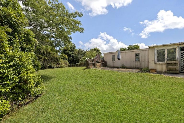 Photo of property in 10 Racecourse Road, Waiuku, 2123