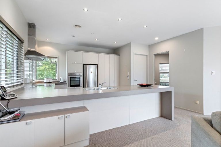 Photo of property in 4 Links Drive, Waiwhakaiho, New Plymouth, 4312