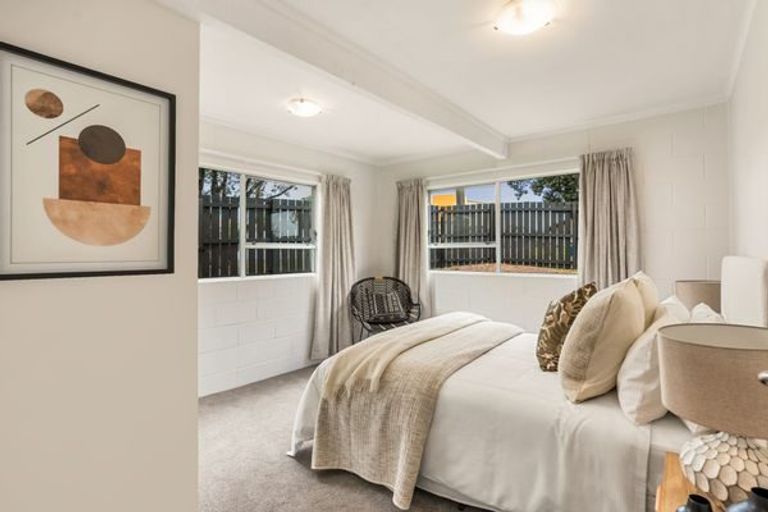 Photo of property in 56 Beach Haven Road, Beach Haven, Auckland, 0626