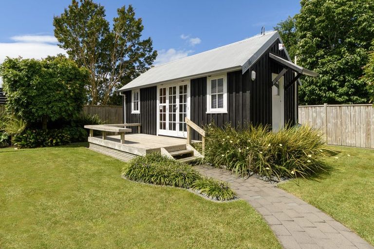 Photo of property in 32 Hinewa Road, Otumoetai, Tauranga, 3110