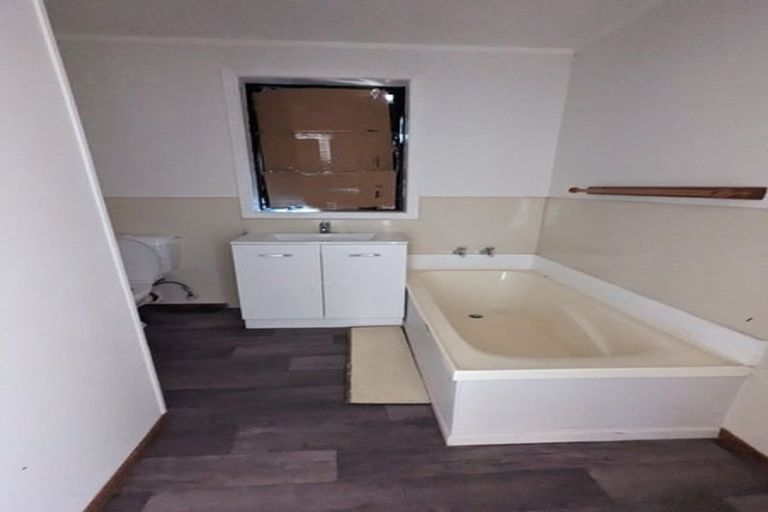 Photo of property in 90 Porchester Road, Papakura, 2110