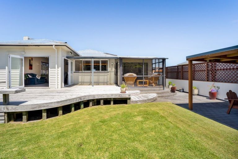 Photo of property in 53 Domett Street, Opunake, 4616