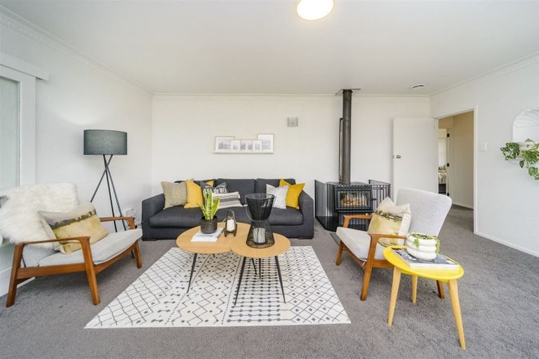 Photo of property in 16 Kapiti Place, Awapuni, Palmerston North, 4412