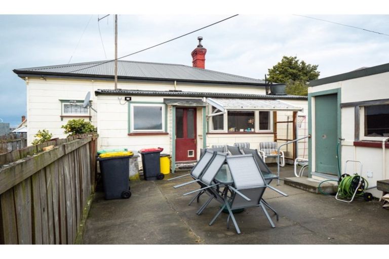 Photo of property in 12-12a Campbell Street, Maori Hill, Timaru, 7910