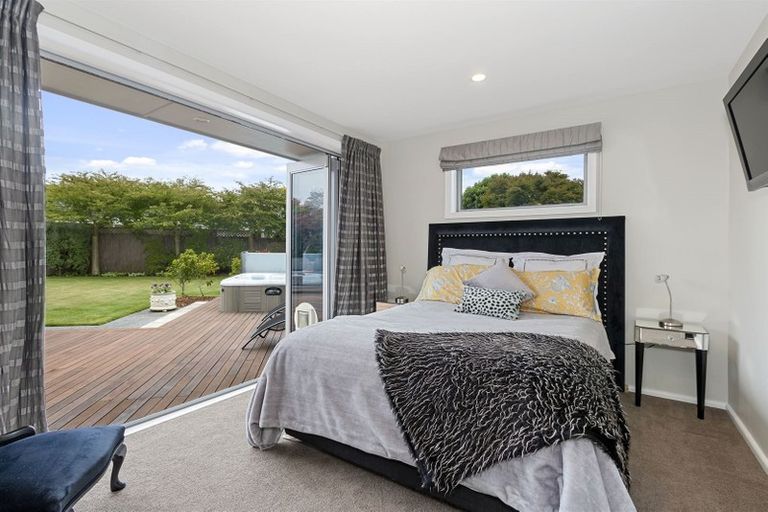 Photo of property in 36 Harrowdale Drive, Avonhead, Christchurch, 8042