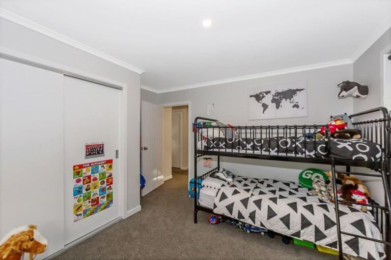 Photo of property in 5 Resolution Drive, Gulf Harbour, Whangaparaoa, 0930