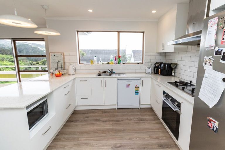 Photo of property in 1 Paddington Grove, Karori, Wellington, 6012