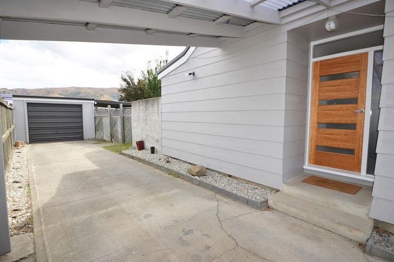 Photo of property in 10 Linrosa Place, Cromwell, 9310