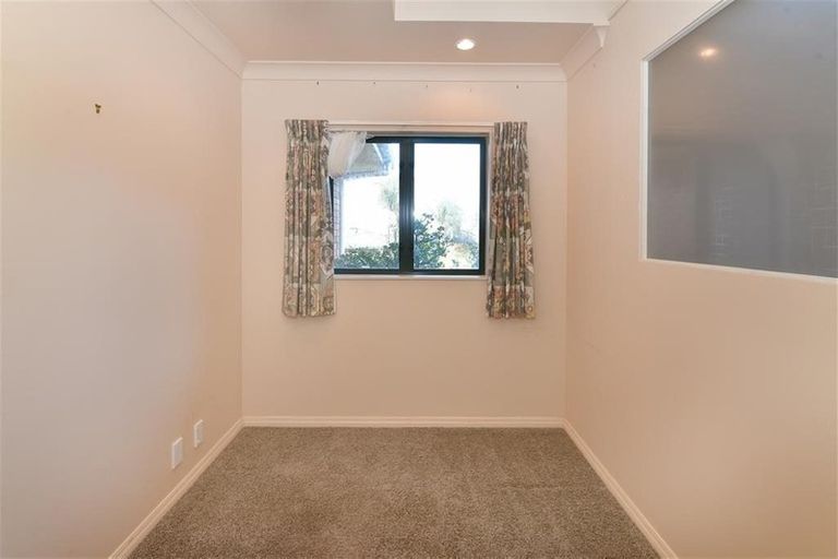 Photo of property in 8 Kath Hopper Drive, Orewa, 0931
