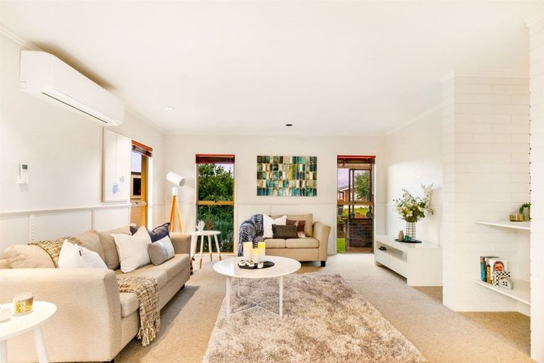 Photo of property in 24 Realm Place, Massey, Auckland, 0614
