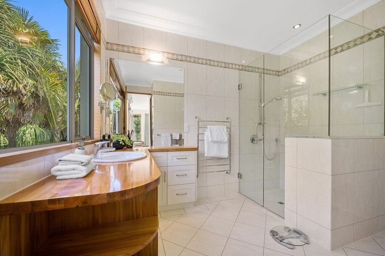 Photo of property in 109 Warman Road, Okura, Auckland, 0792