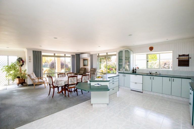 Photo of property in 15 Walton Place, Ngatea, 3503