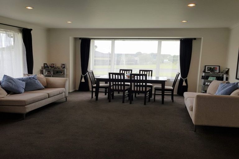 Photo of property in 72 Tamure Place, Ruakaka, 0116