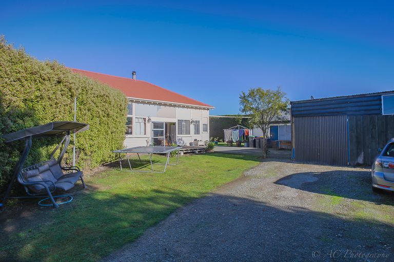 Photo of property in 5 Main Road, Pleasant Point, 7903