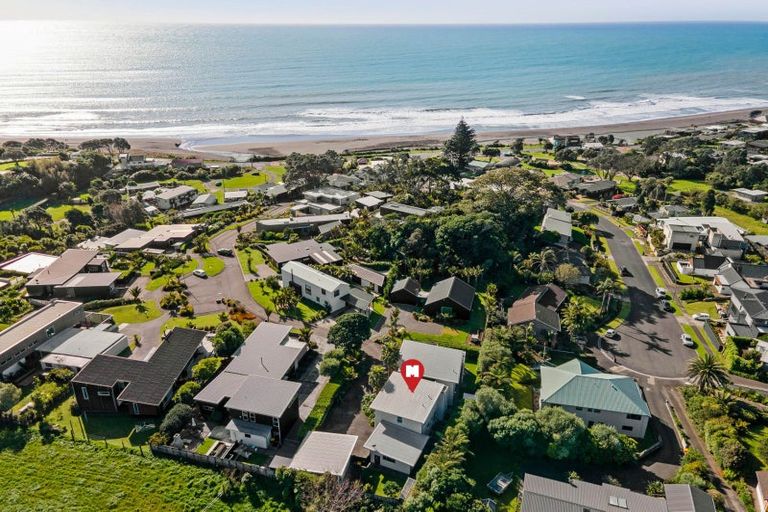 Photo of property in 17b Shearer Drive, Oakura, 4314