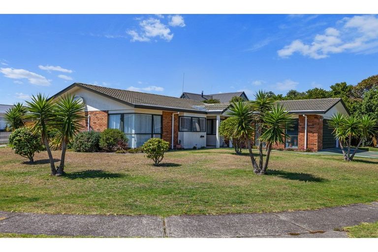 Photo of property in 1 The Glebe, Coastlands, Whakatane, 3120