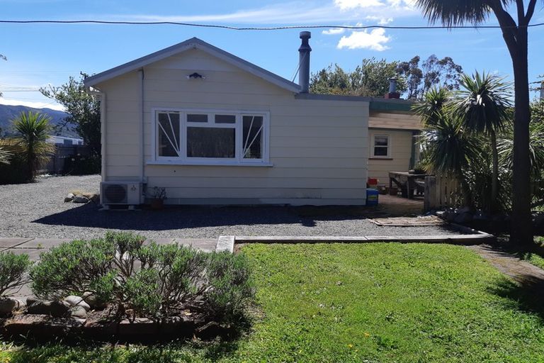 Photo of property in 138 Fitzherbert Street, Featherston, 5710