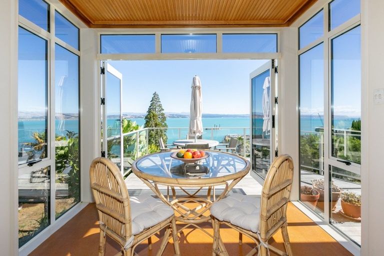 Photo of property in 27 Seapoint Road, Bluff Hill, Napier, 4110
