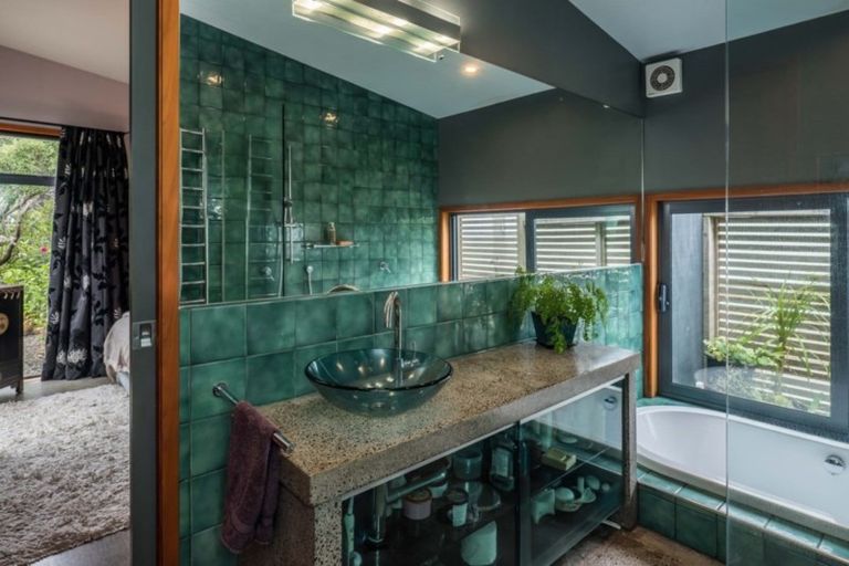 Photo of property in 115 The Parade, Paekakariki, 5034