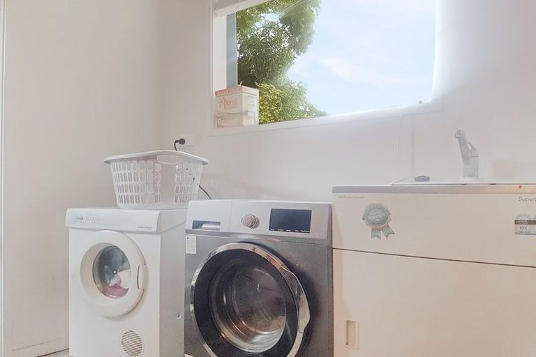 Photo of property in 10 Akeake Lane, Manurewa, Auckland, 2102