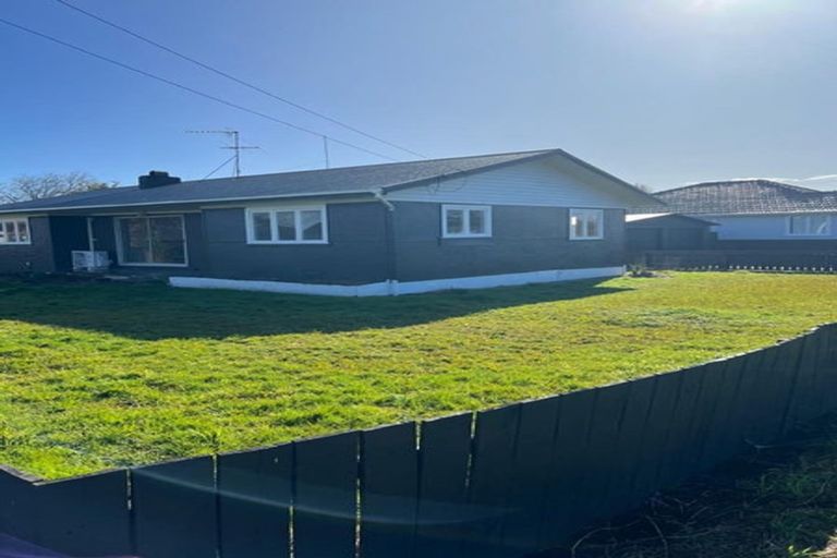 Photo of property in 73a Heathdale Crescent, Papakura, 2110