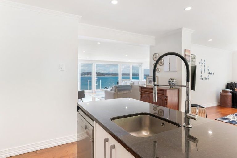 Photo of property in 27 Wellington Street, Russell, 0202