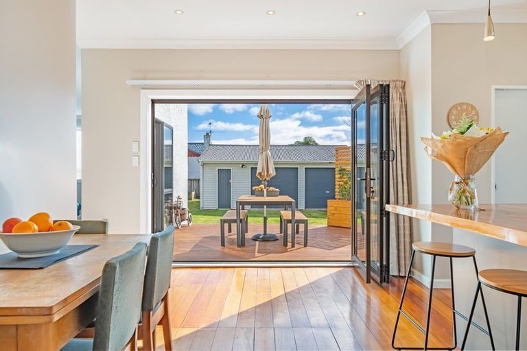 Photo of property in 11 Pitt Street, Moera, Lower Hutt, 5010