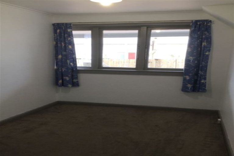 Photo of property in 1c Vanguard Road, Kelston, Auckland, 0602