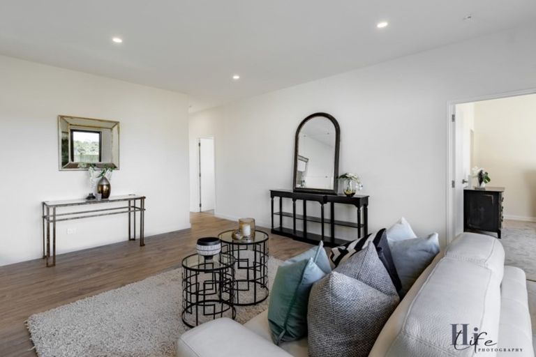 Photo of property in 9 Konoba Avenue, Kumeu, 0810