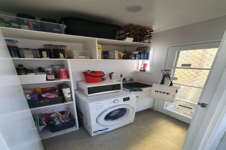 Photo of property in 1/14 Lynn Road, Bayview, Auckland, 0629