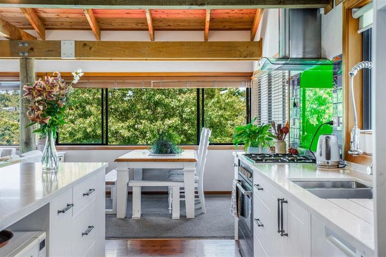 Photo of property in 28 Stillwater Crescent, Stillwater, Silverdale, 0993