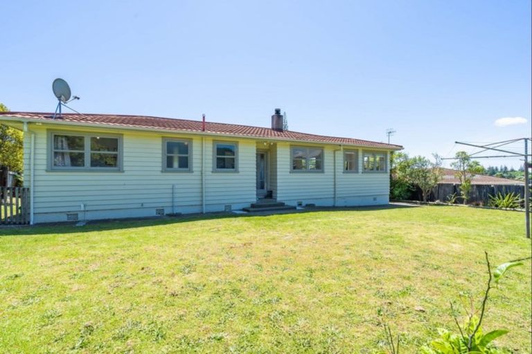 Property details for 104 Tilley Road, Paekakariki, 5034