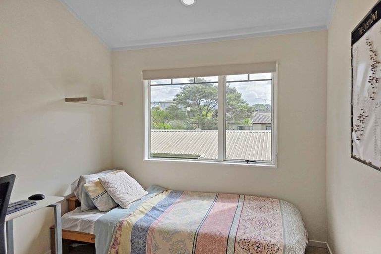 Photo of property in 86a Colwill Road, Massey, Auckland, 0614