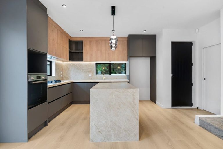 Photo of property in 4 Barrie Avenue, Papatoetoe, Auckland, 2025