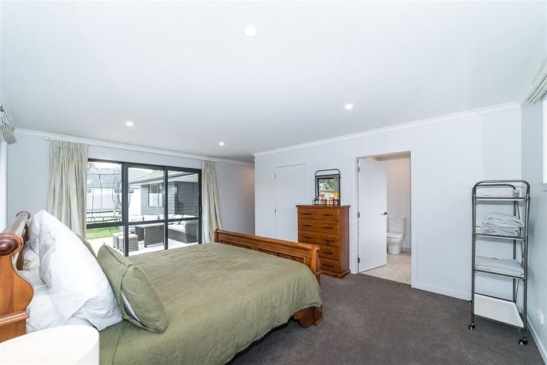 Photo of property in 5 Grand Oaks Drive, Awapuni, Palmerston North, 4412