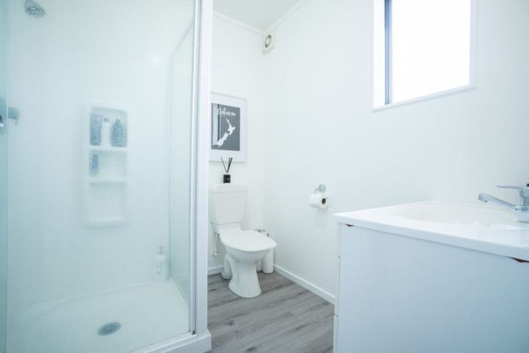 Photo of property in 8 Logan Place, Kelvin Grove, Palmerston North, 4414