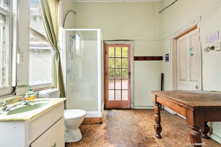 Photo of property in 21a Priscilla Crescent, Mornington, Wellington, 6021