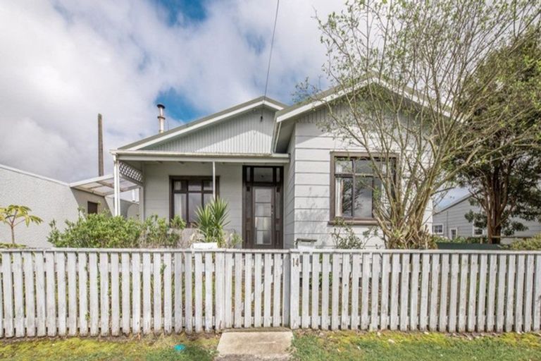 Photo of property in 14 Queen Street, Westport, 7825
