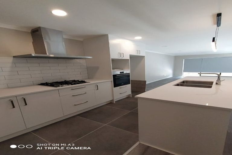 Photo of property in 28 Combat Street, Papakura, 2110