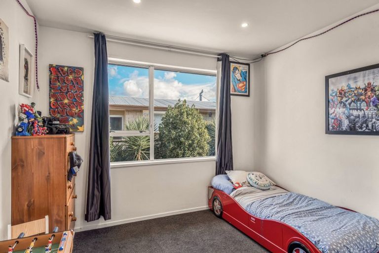 Photo of property in 11 Cowes Street, Avondale, Christchurch, 8061
