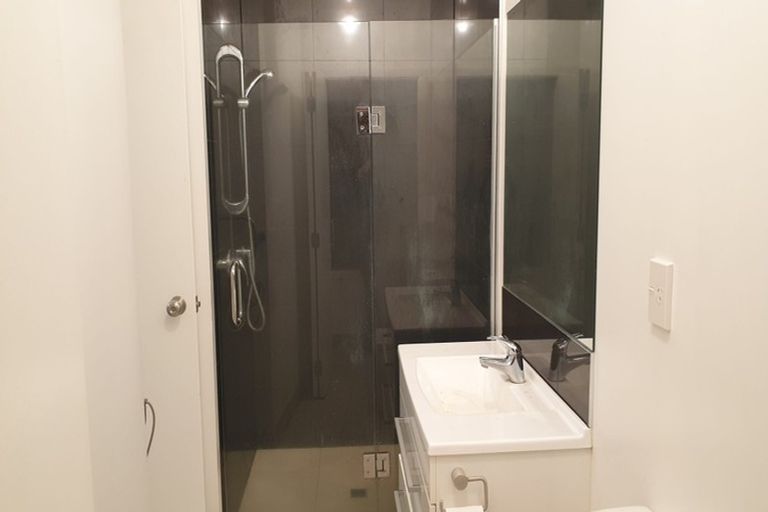 Photo of property in 93 Fairclough Road, Beach Haven, Auckland, 0626