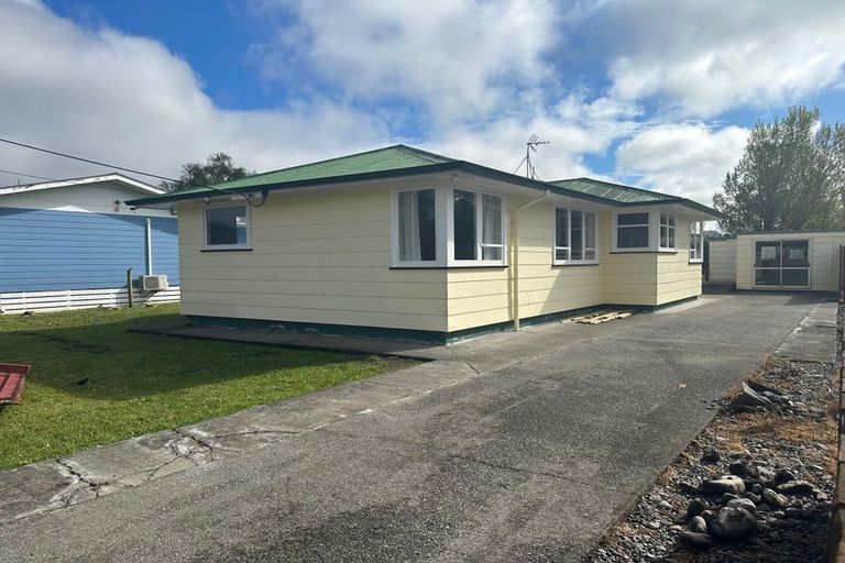 Photo of property in 105 Brandon Street, Featherston, 5710