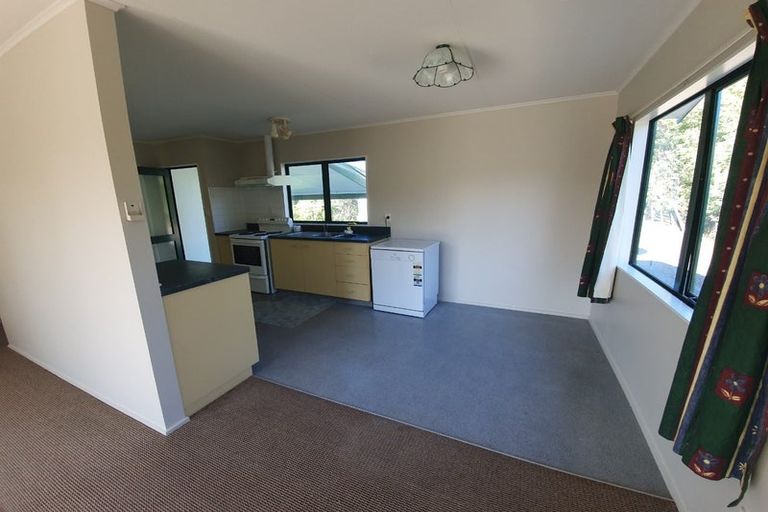 Photo of property in 80 Regent Street, Martinborough, 5711
