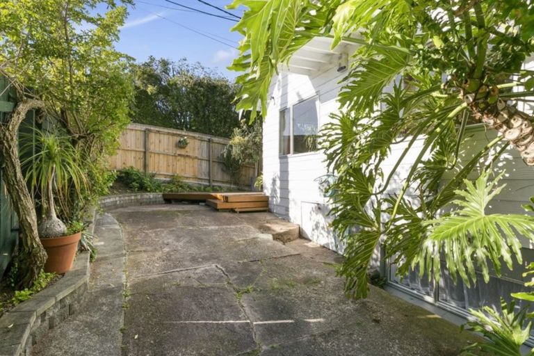 Photo of property in 1/83 Mcleod Road, Te Atatu South, Auckland, 0610