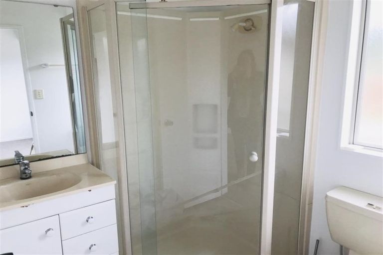 Photo of property in 99 Unsworth Drive, Unsworth Heights, Auckland, 0632